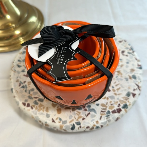 Rae Dunn pumpkin measuring cups - Picture 4 of 4